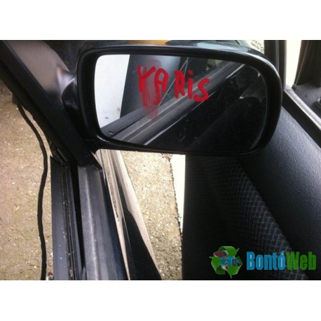 Toyota Yaris visszapillantó